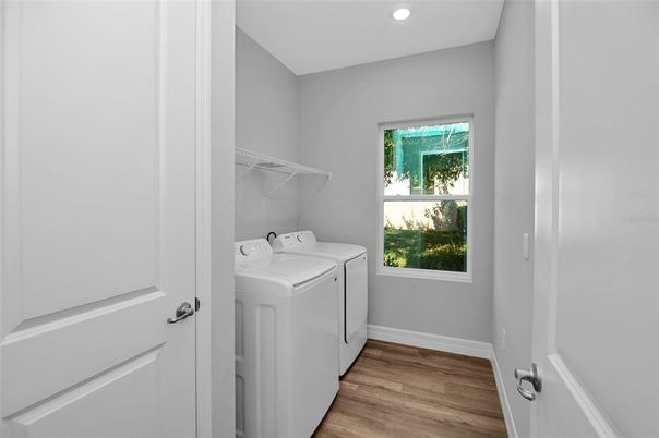 Interior, Recessed Lighting, Washer, Wood Texture Flooring