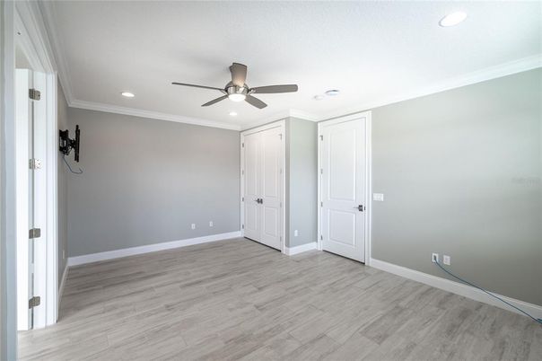 Empty room, Interior, Recessed Lighting, Wood Texture Flooring