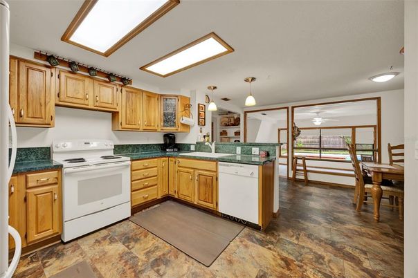 Dining room, Interior, Kitchen, Pendant Lights, Wood Texture Flooring