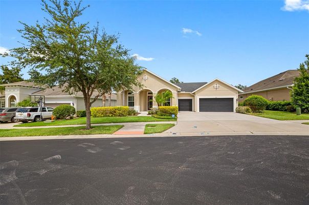 Attached, Exterior, Facade, Ranch