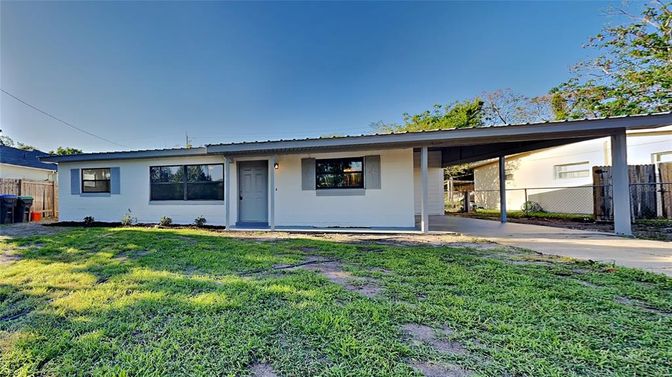 Backyard, Exterior, Facade, Ranch