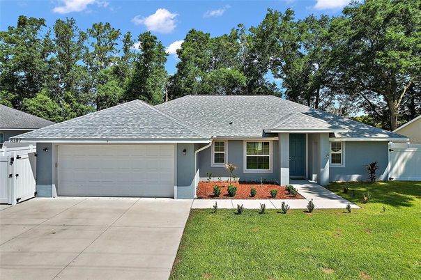 Attached, Exterior, Facade, Ranch