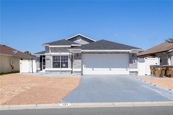 Attached, Exterior, Facade, Ranch