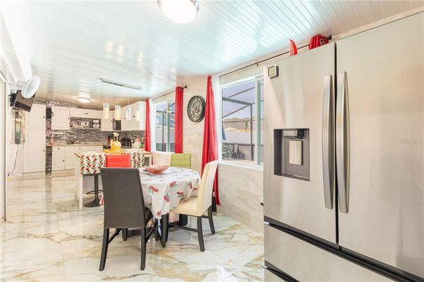 Dining room, Interior, Kitchen, Marble, Pendant Lights