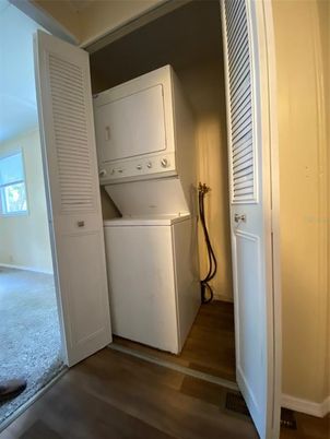 Interior, Utility Closets, Washer, Wood Texture Flooring