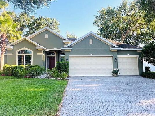 Attached, Exterior, Facade, American Craftsman