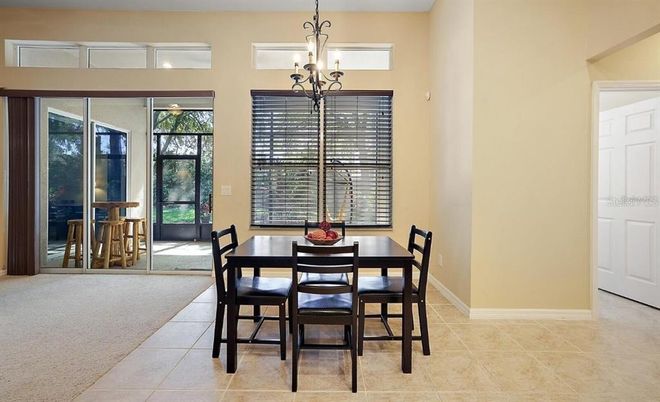 Chandelier, Dining room, Interior