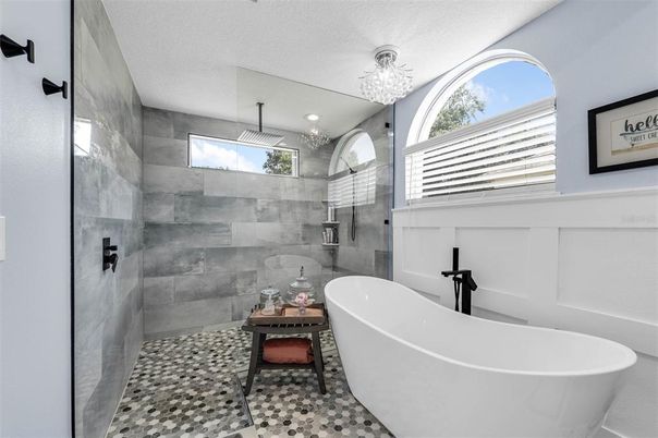 Bathroom, Free Standing Baths, Glass Shower, Interior, Pendant Lights, Recessed Lighting