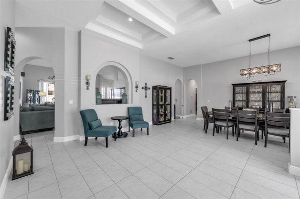 Chandelier, Dining room, Interior, Living room, Pendant Lights, Recessed Lighting