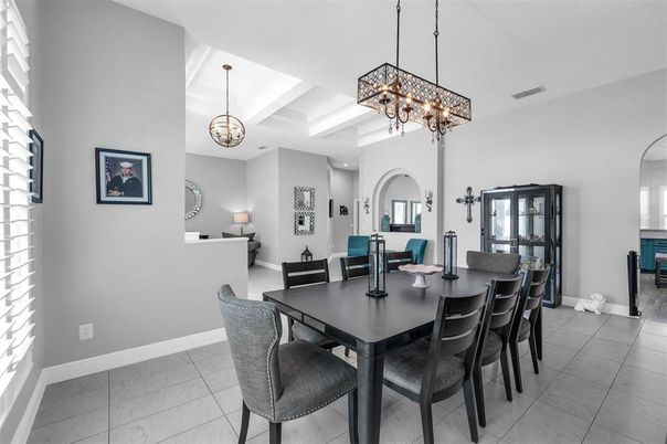 Chandelier, Dining room, Interior, Living room, Pendant Lights