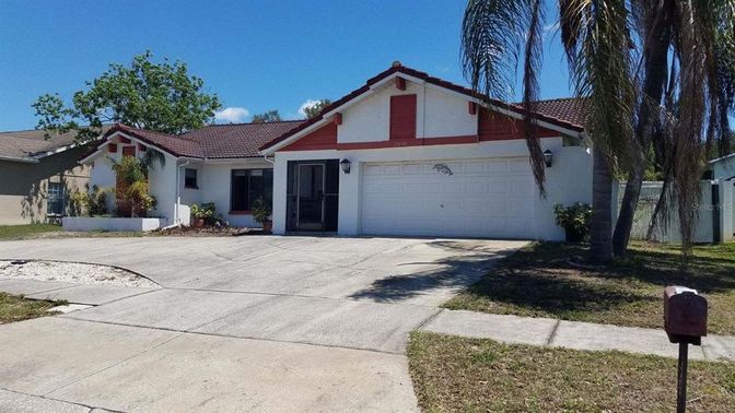 Attached, Exterior, Facade, Ranch