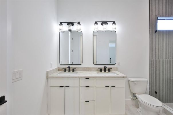 Bathroom, Dual Sink Vanities, Interior