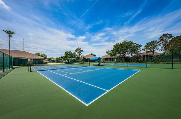 Exterior, Tennis Courts