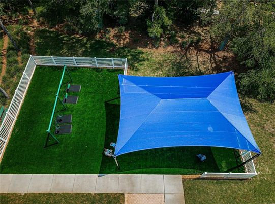 Exterior, Drone