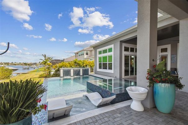 Exterior, Pool, Water