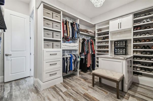Interior, Walk-in Closets, Wood Texture Flooring