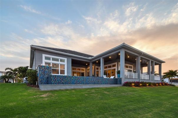 Backyard, Exterior, Facade, Modern