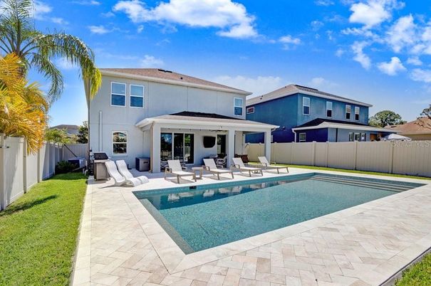 Exterior, Pool