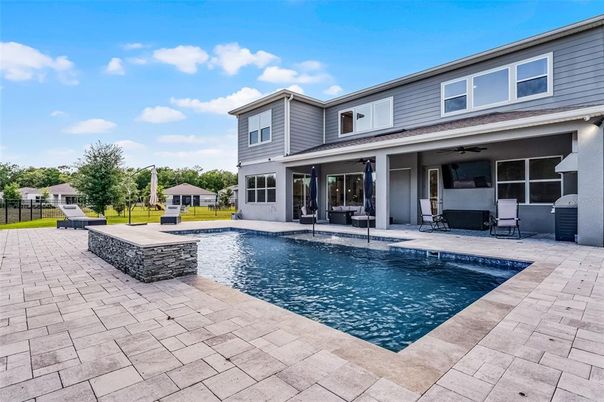 Exterior, Pool