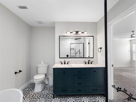 Bathroom, Dual Sink Vanities, Interior
