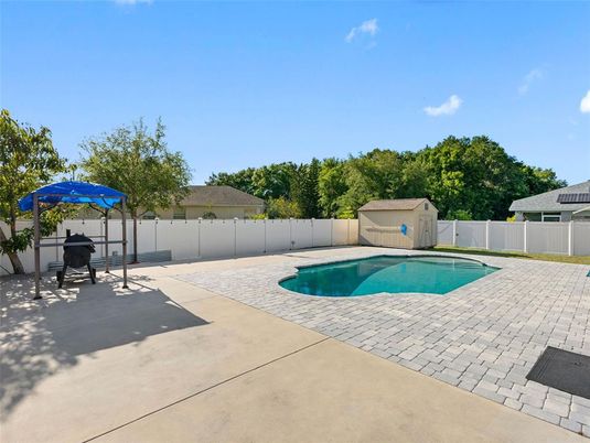 Exterior, Pool