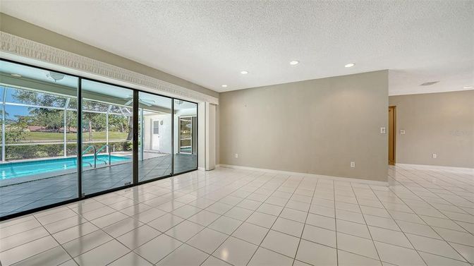 Empty room, Interior, Recessed Lighting