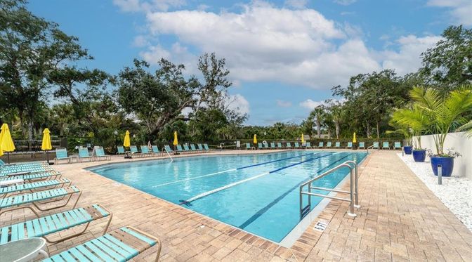 Exterior, Playground, Pool