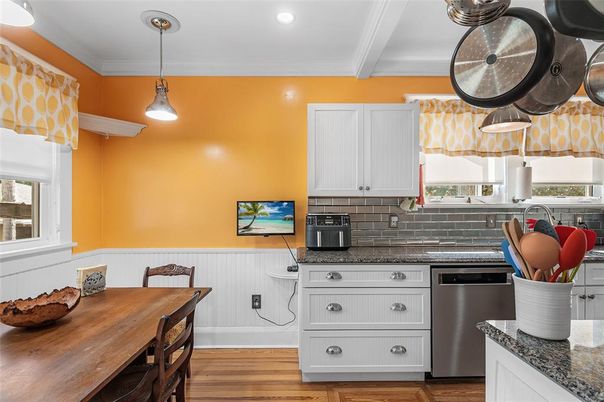 Dining room, Interior, Kitchen, Pendant Lights, Recessed Lighting, Stainless Steel Appliances, Wood Texture Flooring