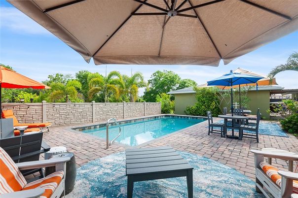 Exterior, Pool