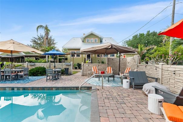 Exterior, Pool