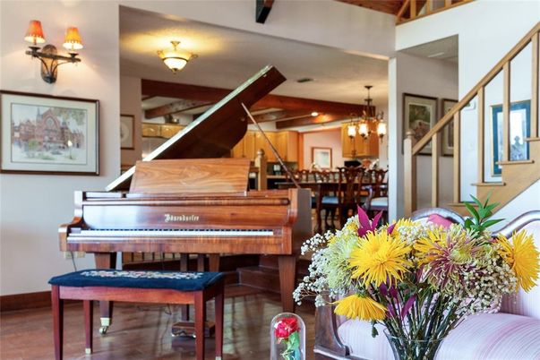 Chandelier, Dining room, Interior, Piano, Wood Texture Flooring