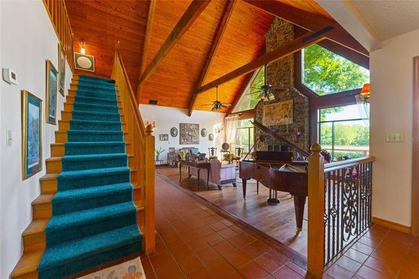 Interior, Piano, Wooden Beams, Wooden Ceilings