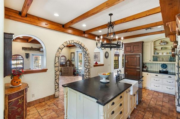 Interior, Kitchen, Pendant Lights, Recessed Lighting, Wooden Beams