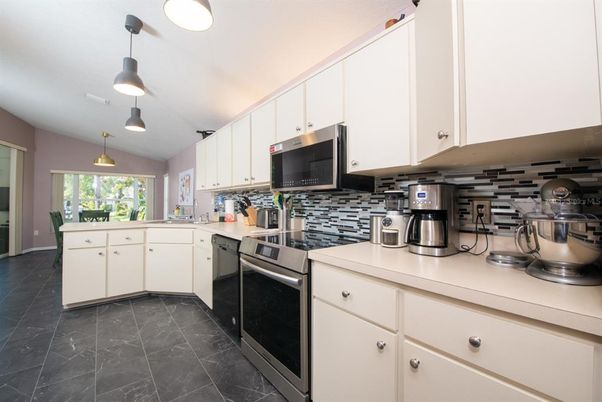 Interior, Kitchen, Pendant Lights, Stainless Steel Appliances