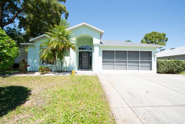 Attached, Exterior, Facade, Ranch