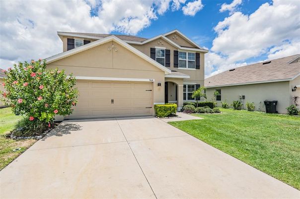 Attached, Exterior, Facade, American Craftsman