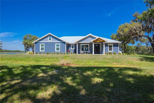 Backyard, Exterior, Facade, Ranch