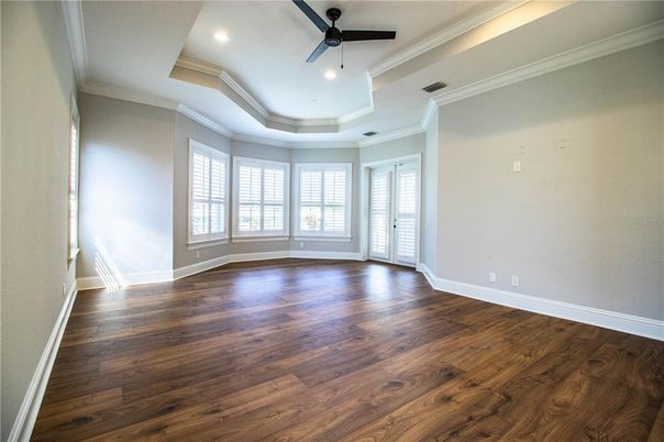 Empty room, Interior, Recessed Lighting, Wood Texture Flooring