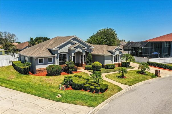 Exterior, Facade, Ranch