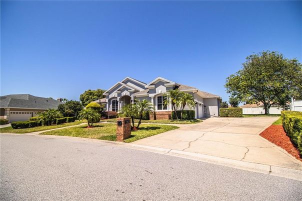 Attached, Exterior, Facade, Ranch