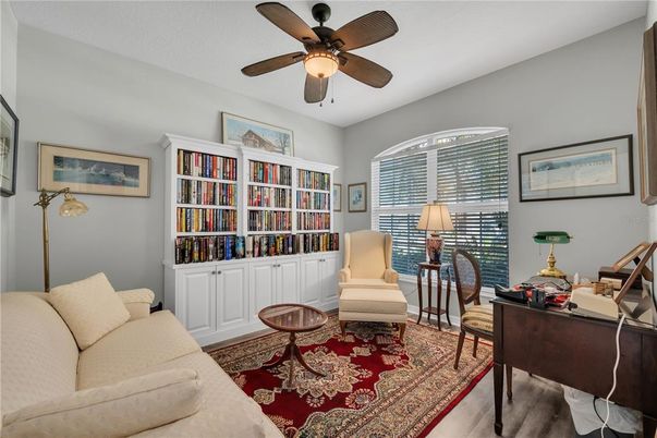 Home Office, Interior