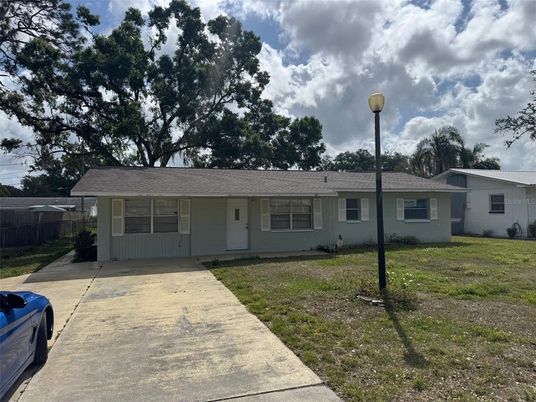 Backyard, Exterior, Facade, Ranch