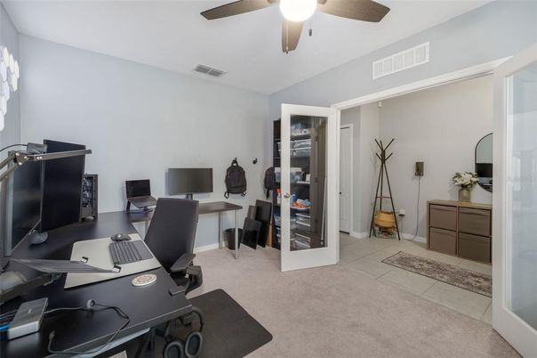 Home Office, Interior