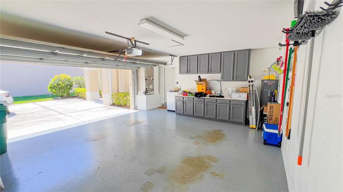 Garage, Interior