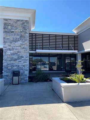 Exterior, Facade, Modern