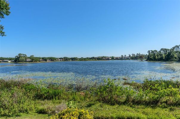 Exterior, Lake