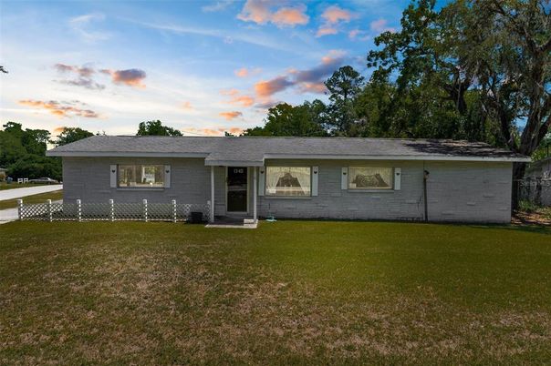 Backyard, Exterior, Facade, Ranch