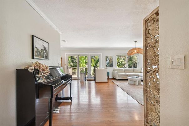 Interior, Living room, Pendant Lights, Piano, Wood Texture Flooring