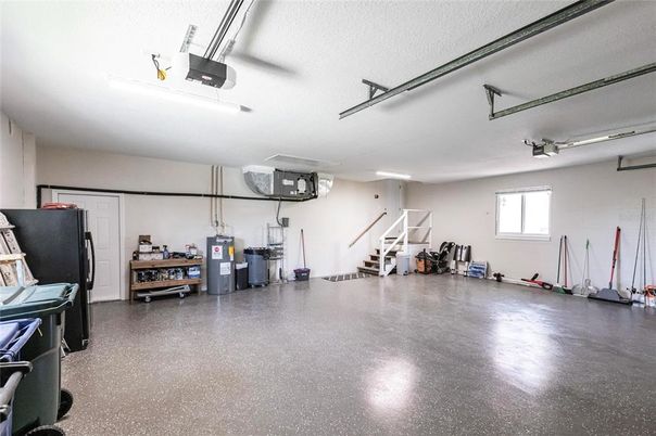 Garage, Interior