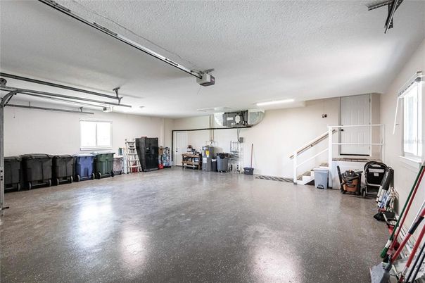 Garage, Interior
